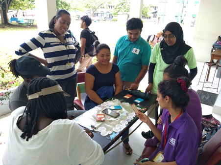 Ug-playing-the-boardgame